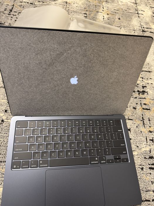Macbook Air M4 13 24gb 512gb yangi