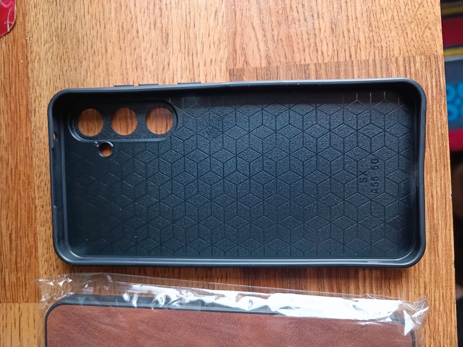 Huse Samsung a55/56 noi piele /silicon