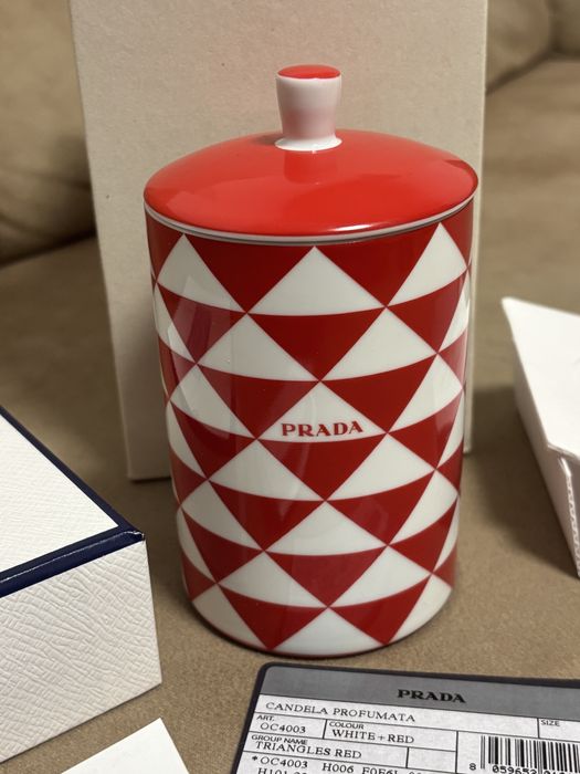 Lumânare parfumată Prada (Cadoul ideal)