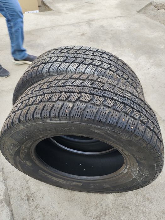 Продается шины зимние 235/65*R 16 c