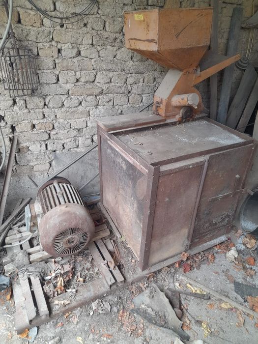Продавам фуражомелачка