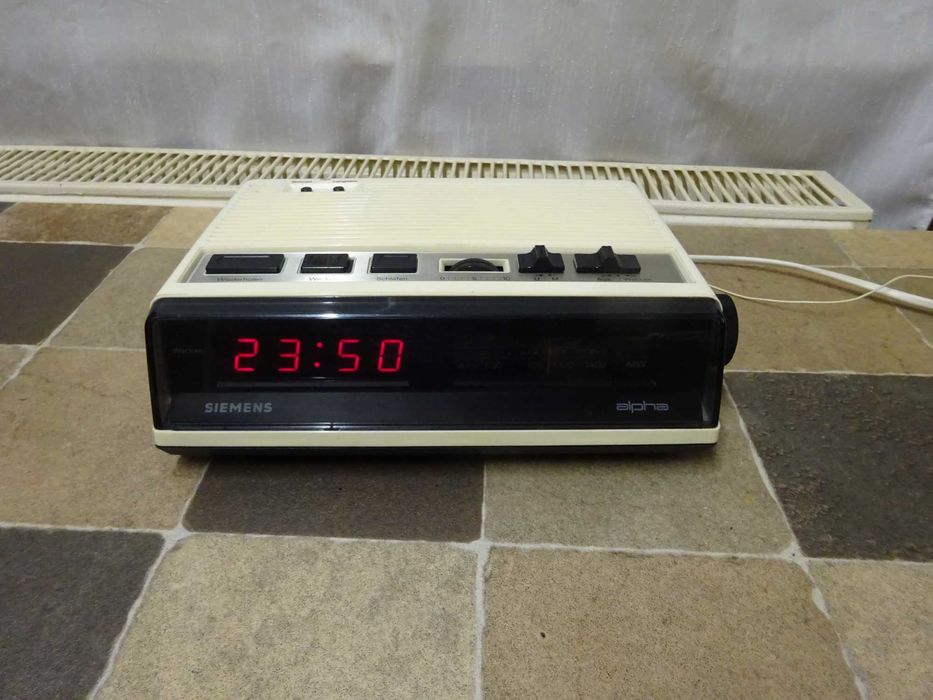 Aparat radio cu ceas vintage /Siemens Alpha RG220