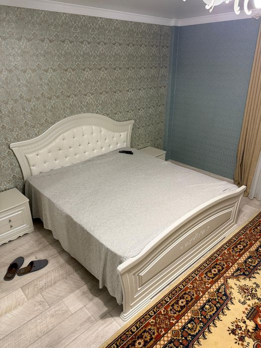 Продам кровать с матрасом