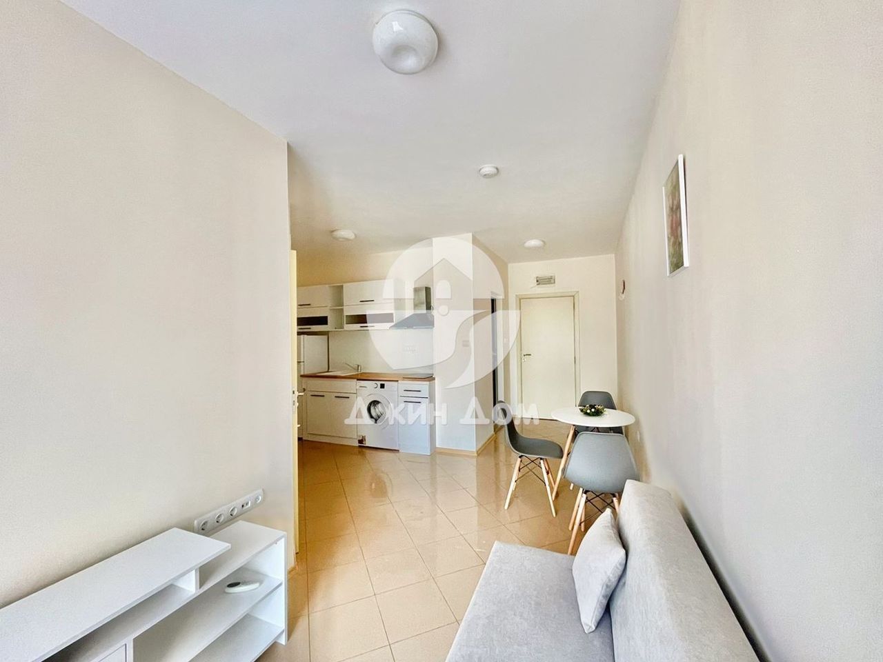 Продава се Двустаен апартамент в к.к. Слънчев бряг - 52 кв.м за 1133 €/кв.м - Снимка #1