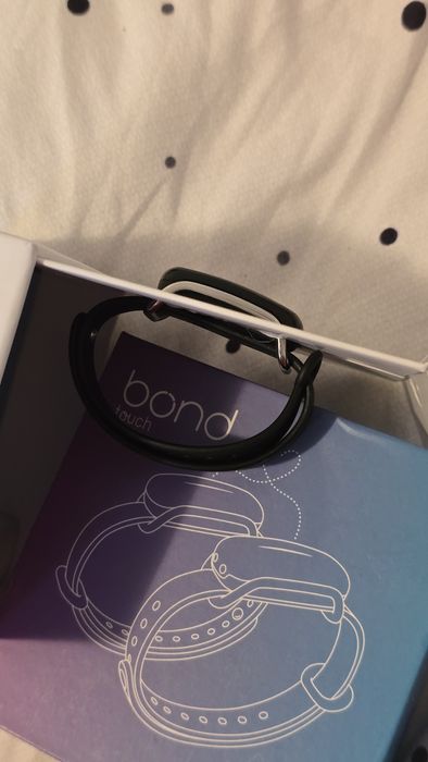 Bratara Bond Touch pentru cupluri, in stare excelenta