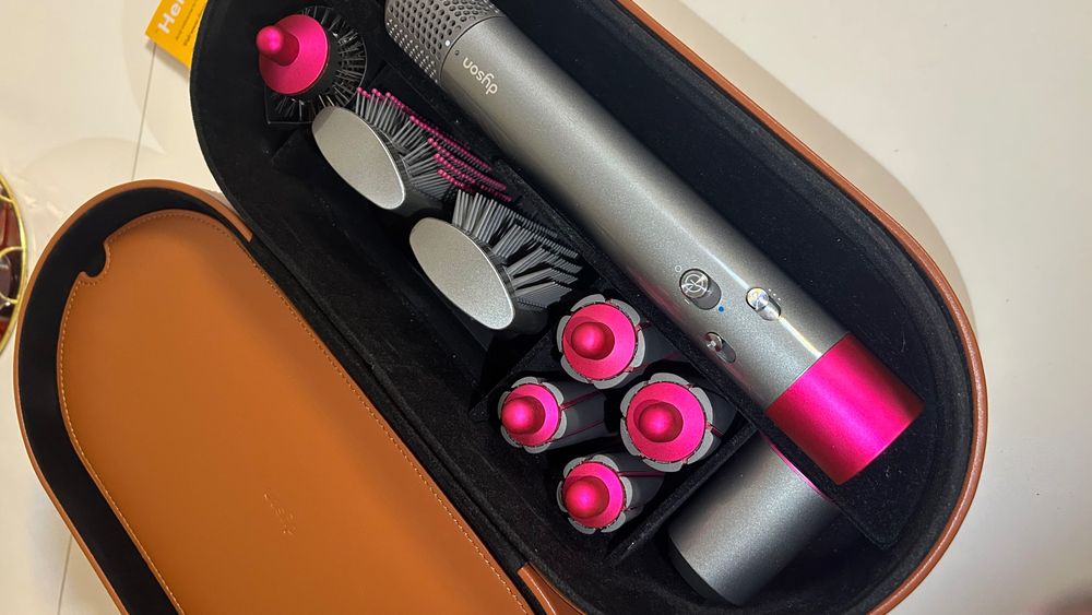 Продам Dyson в хорошем состояний