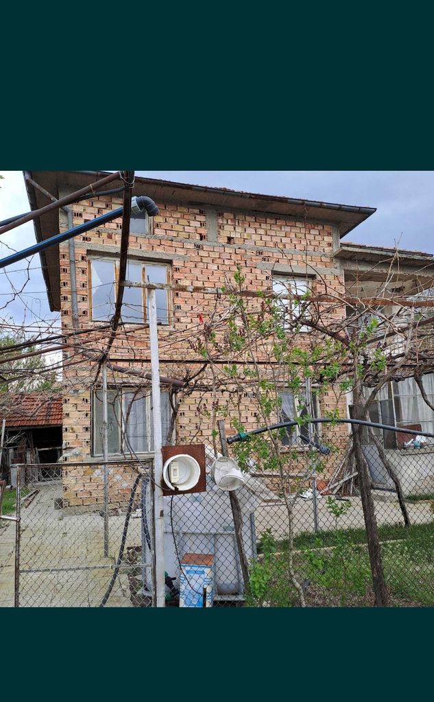 Продава се Къща в с. Овощник, Област Стара Загора - 200 кв.м за 510 €/кв.м - Снимка #1