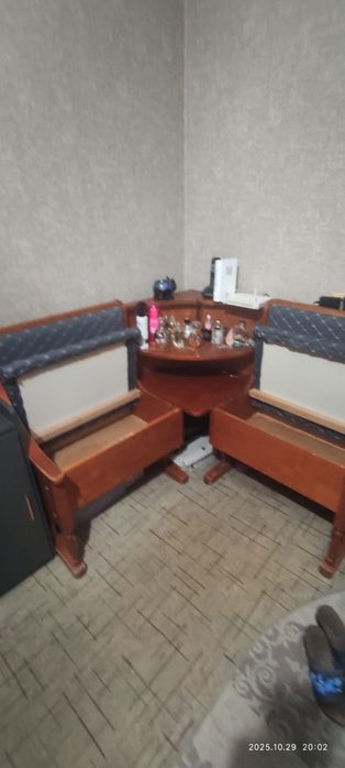 Продам уголок в прихожую