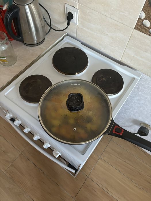 Плитка ,кухонная мебель