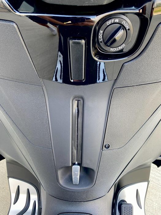 Piaggio MP3 S motor:310cmc 26cp Euro 5+ an:12.2024 km:645 in crestere