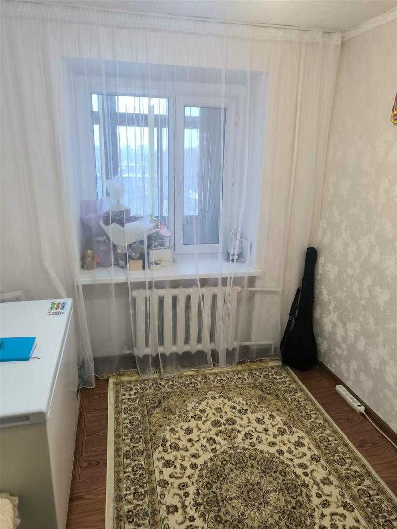 Продаю 4 ком квартиру в 6 мкр( р-н 6 школы)