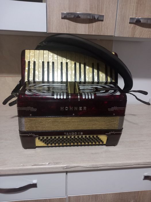 Vand Hohner Tango 2B