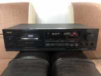 Teac V-680 stereo cassette deck cu 3 capete in stare excelenta