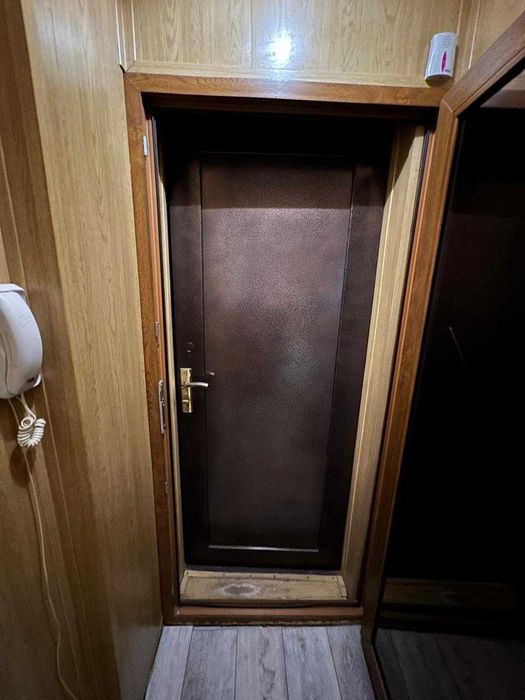 Продаю 2-комнатную-студию в 23 микрорайоне!