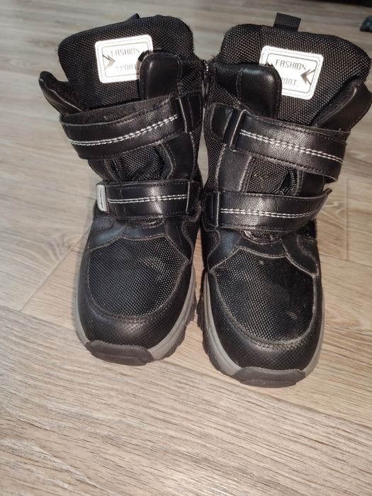 Продам зимние ботинки