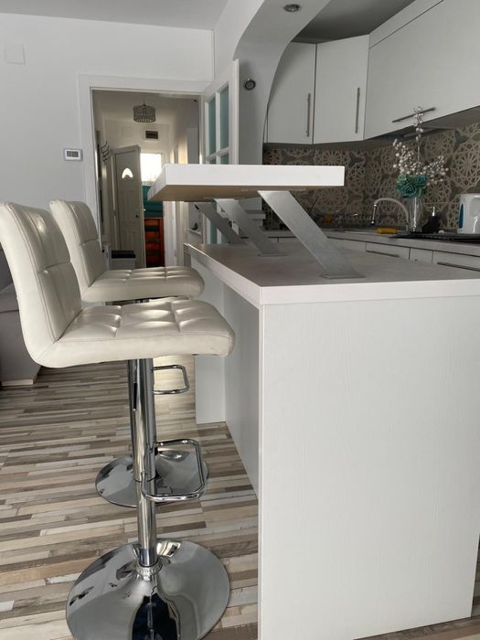 Set insula + 2 scaune