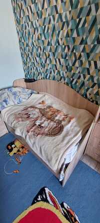 Продам почти новую односпальную детскую,подростковую кровать+матрас