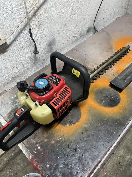 Masina tuns gard viu pe benzina