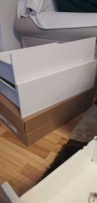 Vand 2 noptiere ikea noi