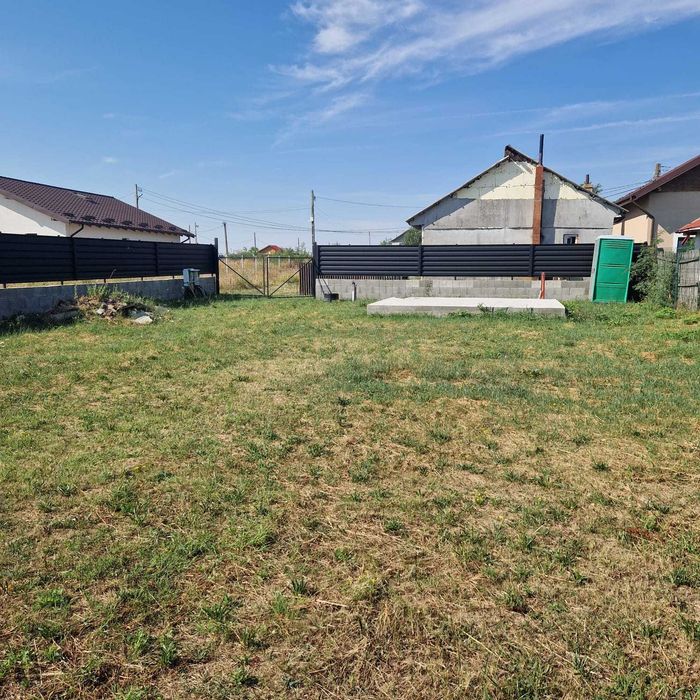 Vând teren in Bradu