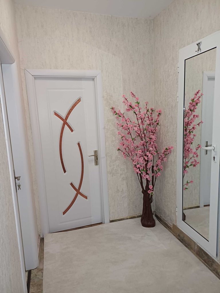Продава се Четиристаен апартамент в Плевен, Дружба 3 - 115 кв.м за 1340 €/кв.м - Снимка #8