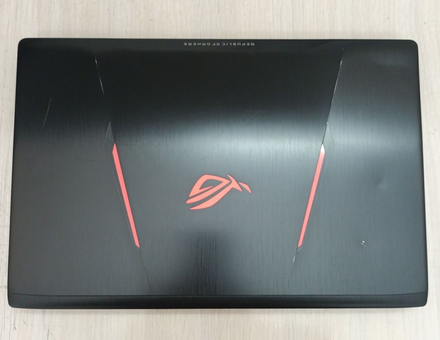 Asus Rog strix  ноутбук