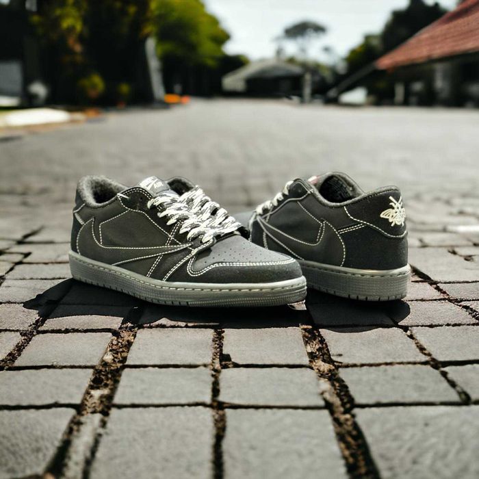 Adidasi Jordan x Travis Scott Low OG "Black Phantom"