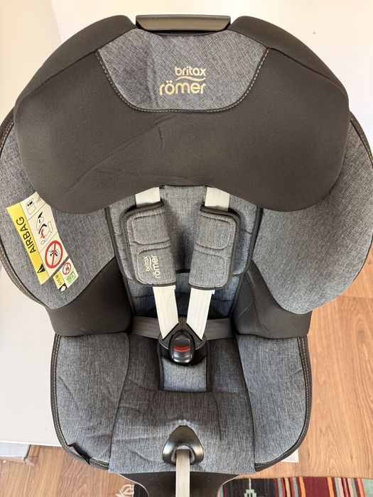 Scaun auto Britax Römer Dualfix M i-Size, 61–105 cm, ISOFIX