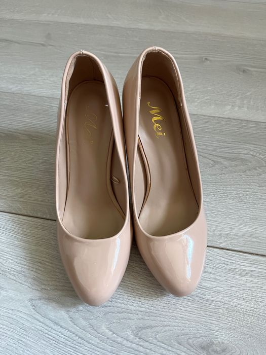 Rochie si pantofi de seara