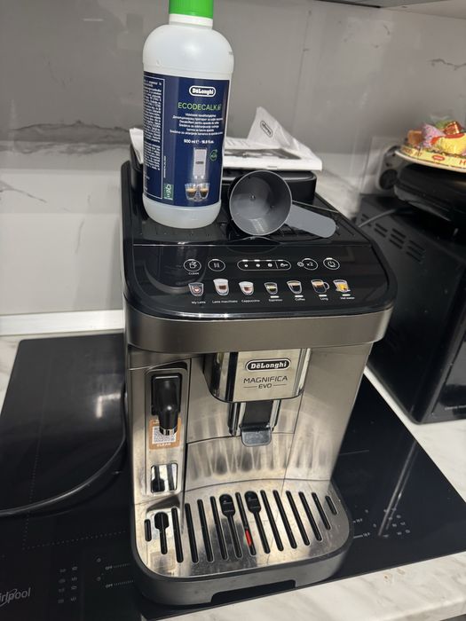 Vand espressor automat DELONGHI Magnifica Evo