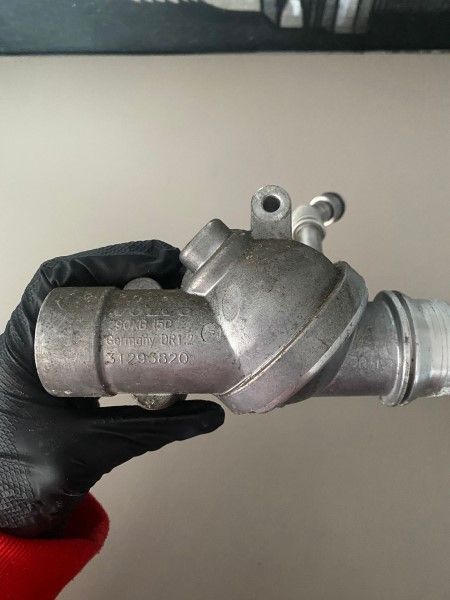 Termostat Volvo S80 V70 XC60 XC70 31293820