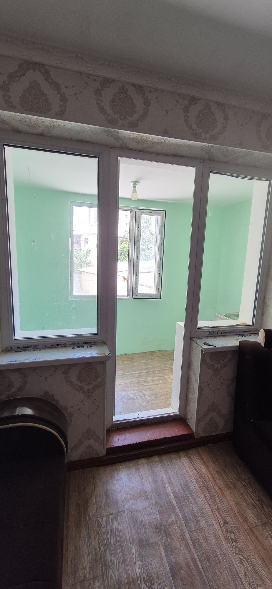 Fargona Nurxonda 2 etaj 2 xona 3 xona qilingan kv sotiladi