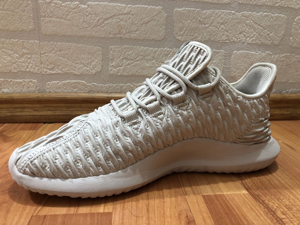 Adidasi adidas Tubular  42/27 cm