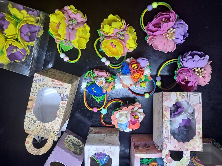 Заколки- резинки из фоамирана ручной работы. Цена - 20.000 сум за одну