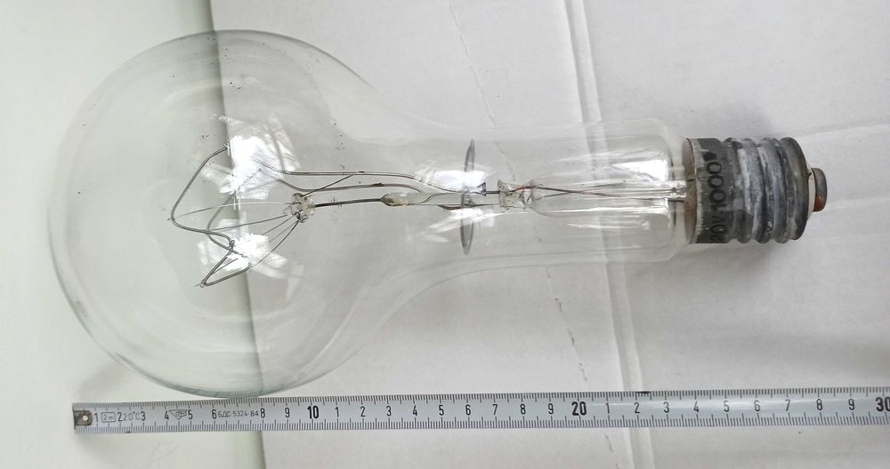 Голяма стъклена лампа - 1000 вата - 15 €вро