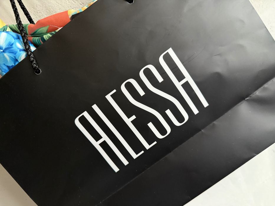 Чисто нов панталон Alessa, в подаръчна торбичка от сайта на Алеса