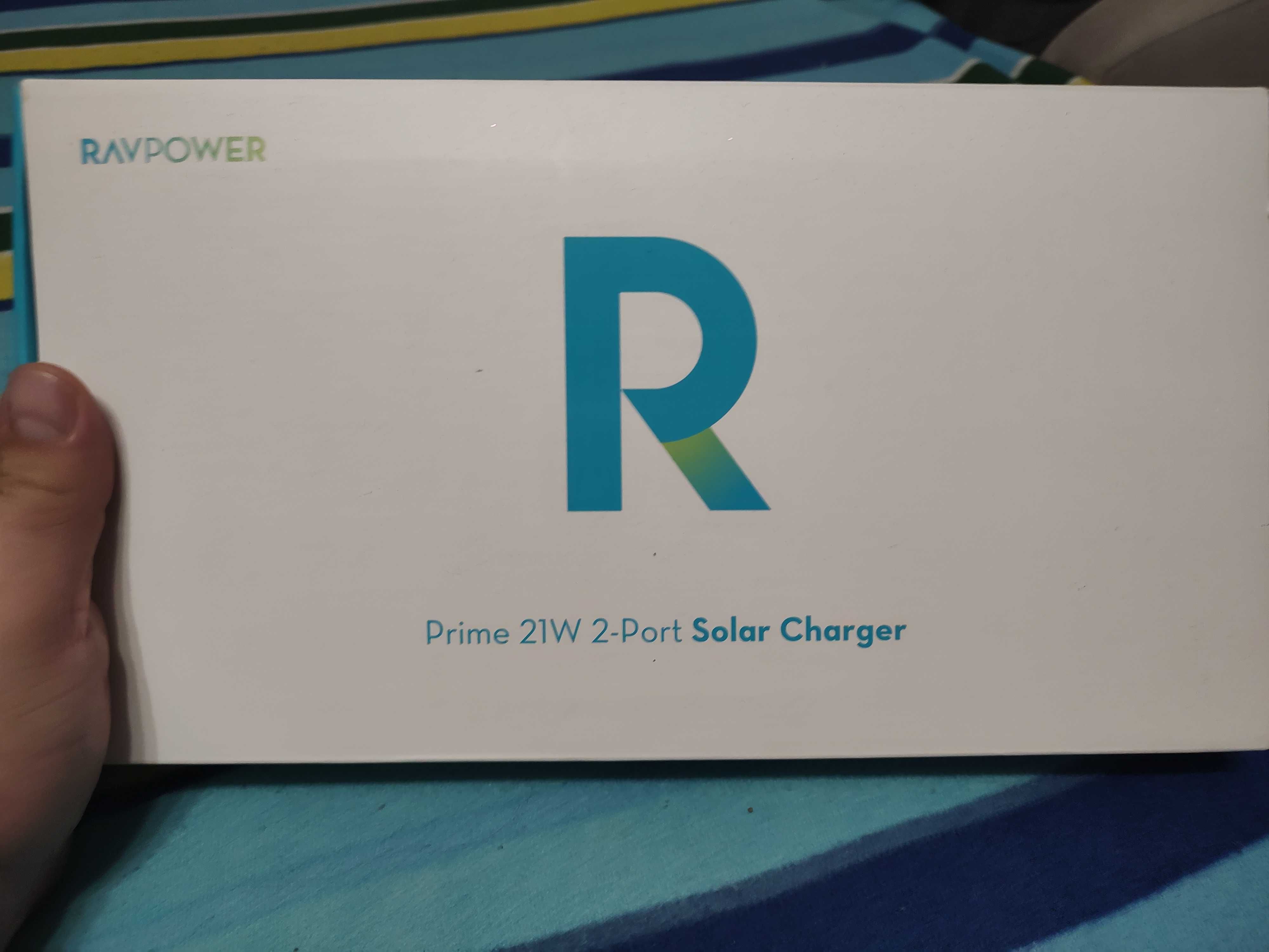 Încărcător solar cu două porturi RAVPOWER Prime 21W
