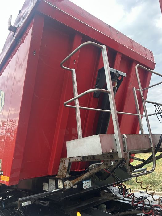 Semiremorca basculabila