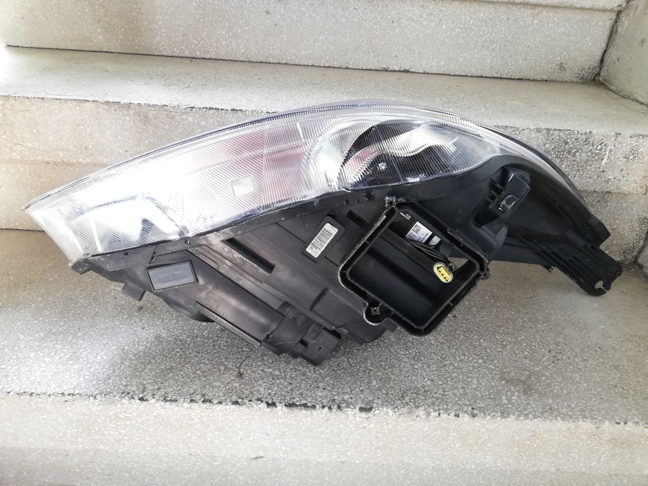 Фар Форд Фокус ляв/Фар Ford Focus LED Bi-Xenon MK3/Фар Focus Xenon