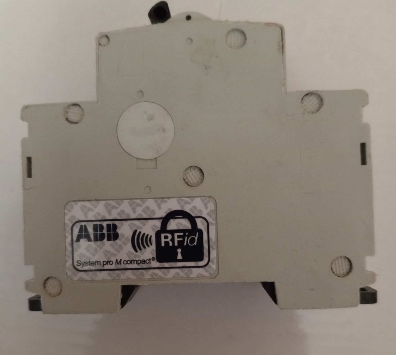 ABB дифференциал автомат