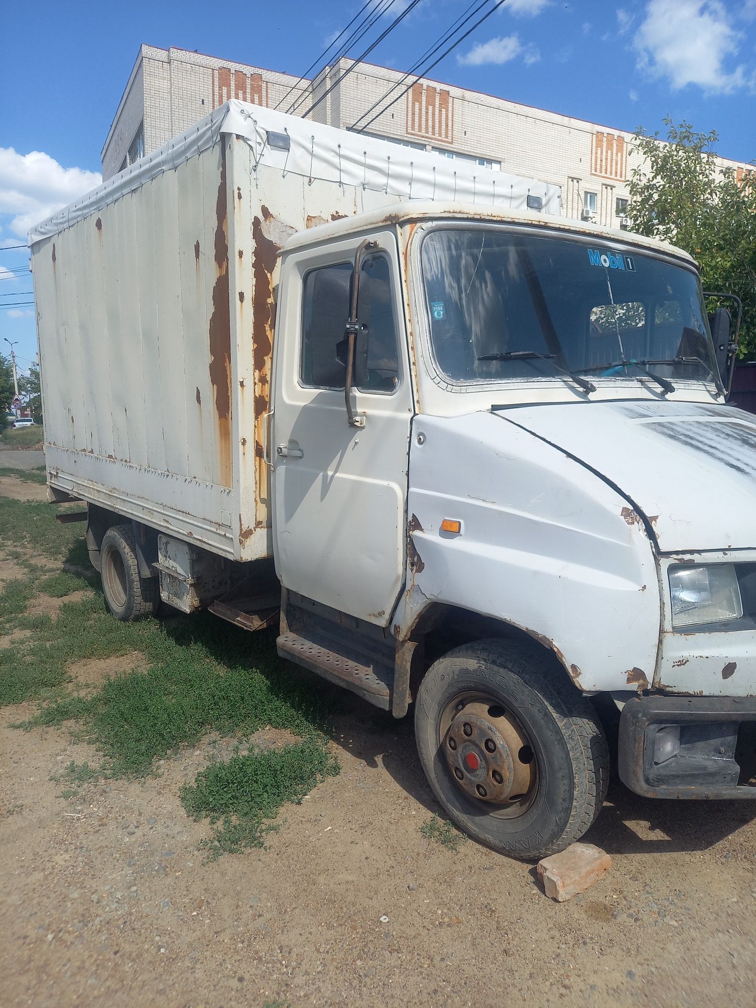 Продам на зил бычок запчасти