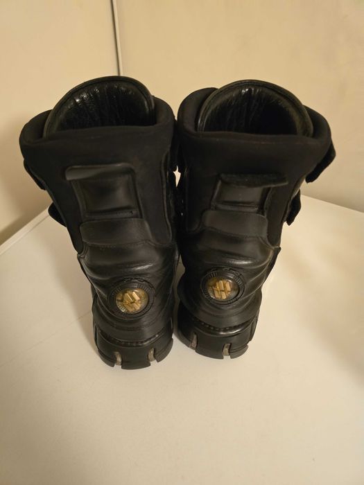 New Rock Cyber, като нови