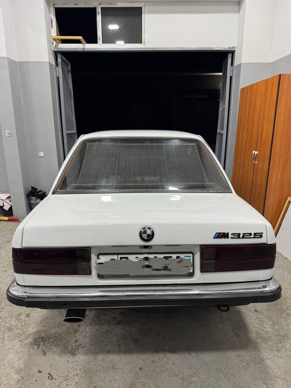 Продам BMW E30-купе (2 литра)
