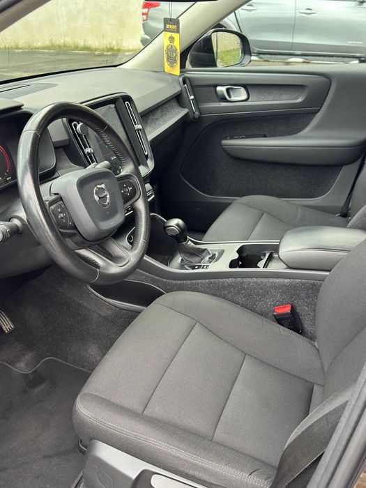 Vand Volvo XC 40 nerullat in Romania