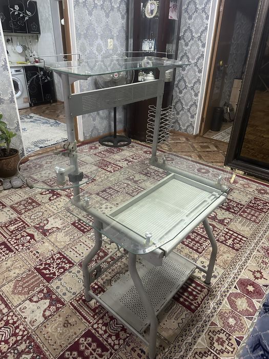 стол компьютерный