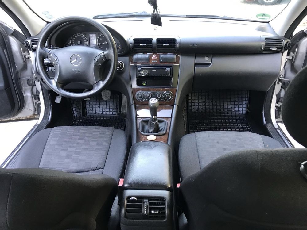 Mercedes c200 kompressor Фейслифт Газов Инжекцион
