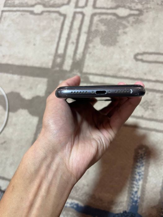 Iphone 11 sotilad