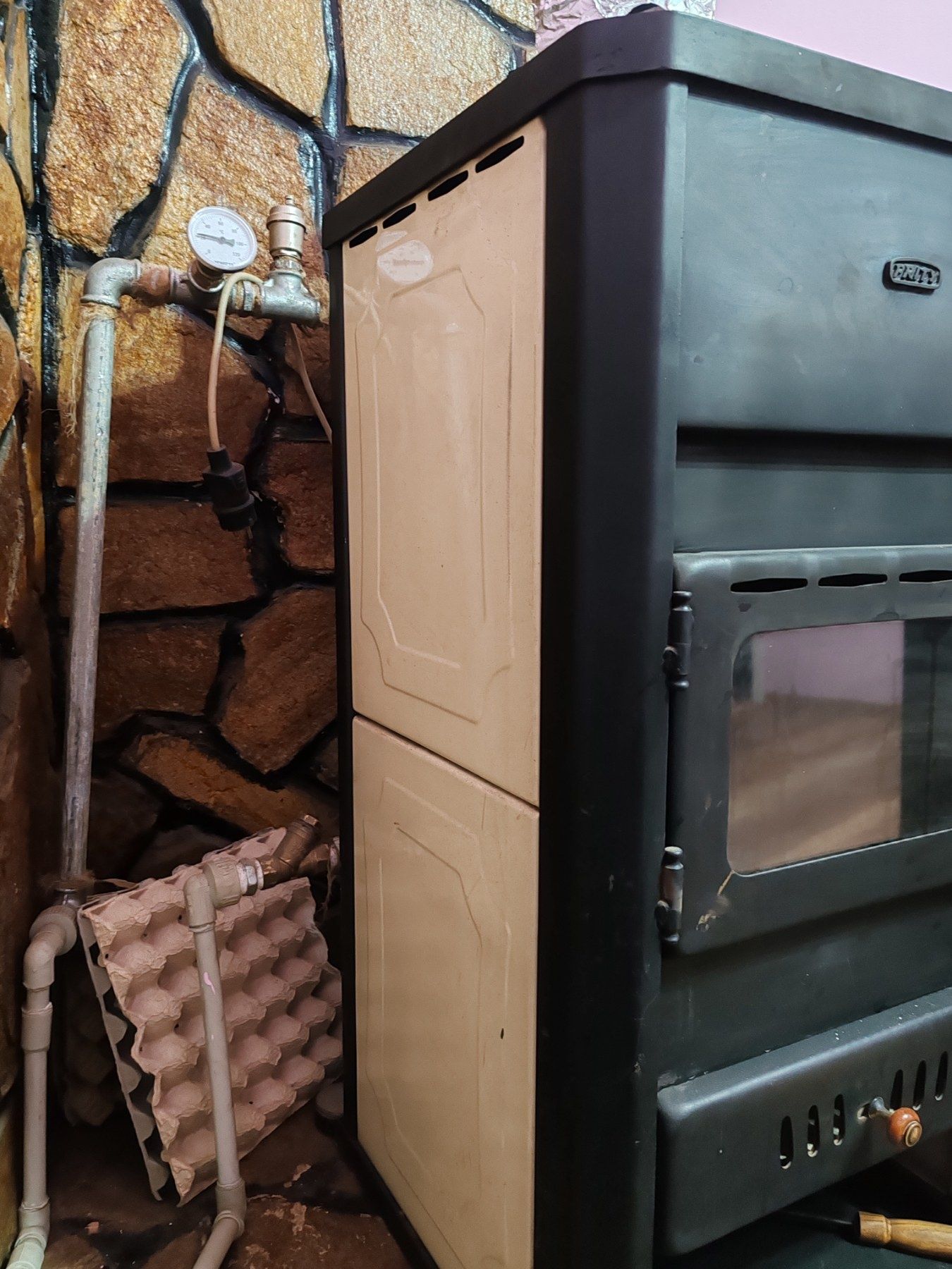 Продавам камина PRITY в добро състояние 13KW цената с помпата е 250