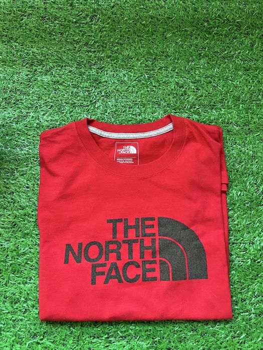 Tricou The North Face roșu, mărime M – stare foarte bună
