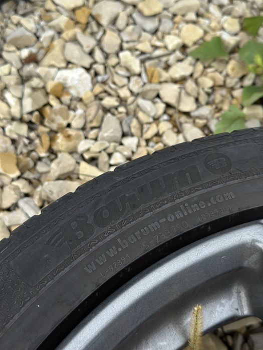 Audi 18 5x112 8J ET45 с летни гуми